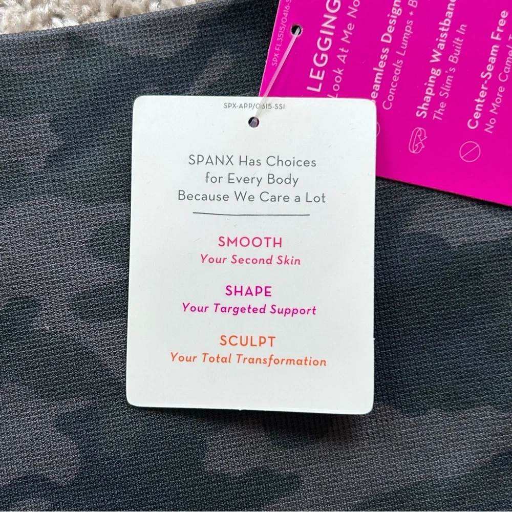 Spanx NWT Look At Me Now Seamless Leggings Black Camo Size Large FL3515 - Picture 5 of 10